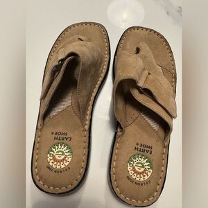 Earth Shoe Women's Leather Tan Sandals Sz 7 NEW